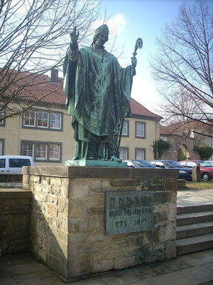 Bernwarddenkmal bis vor dem Domumbau