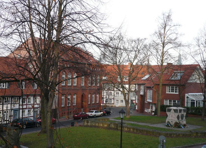 Die Südspitze der Lappenberginsel heute. Am linken unteren Bildrand der Gedenkstein von 1947